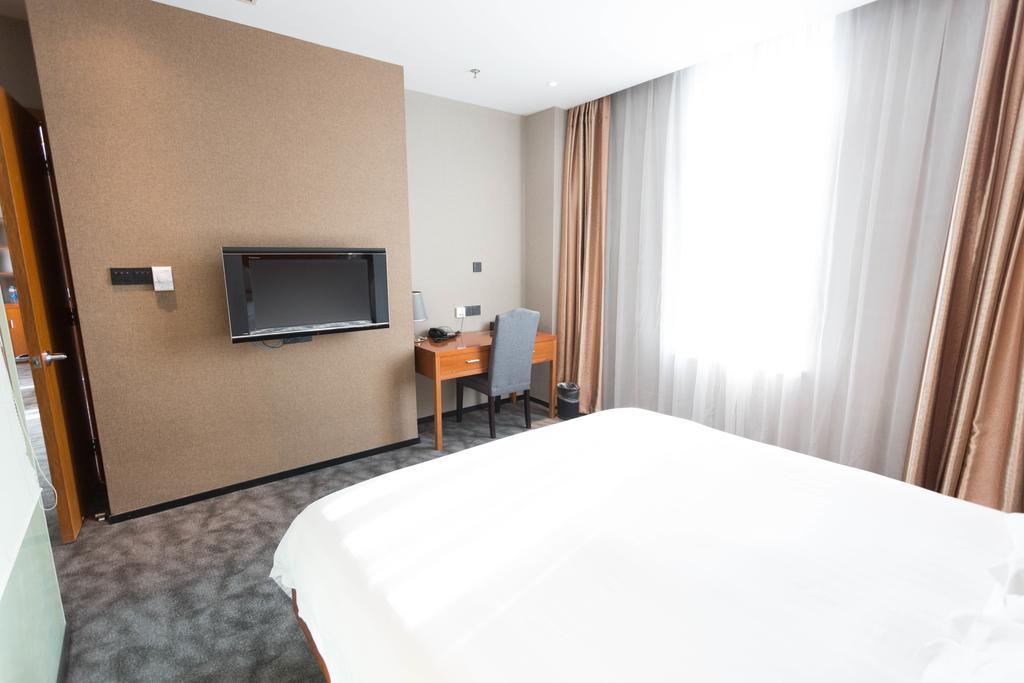 Radiance Hotel Shanghai Bagian luar foto