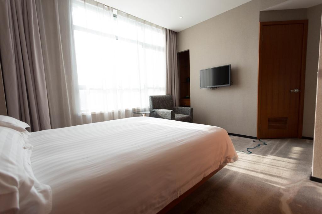 Radiance Hotel Shanghai Bagian luar foto