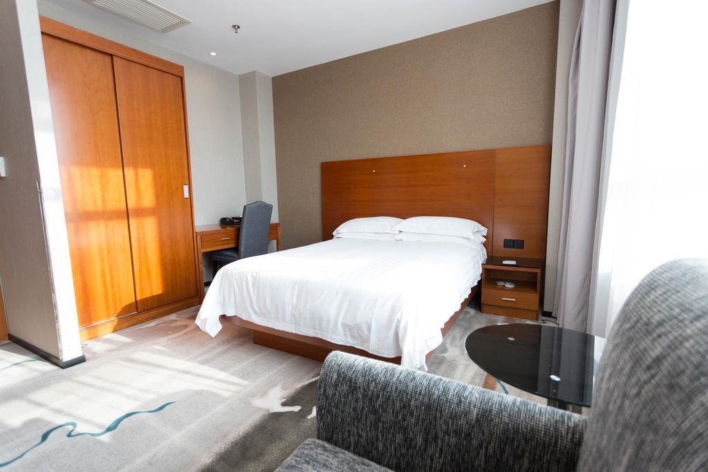Radiance Hotel Shanghai Bagian luar foto