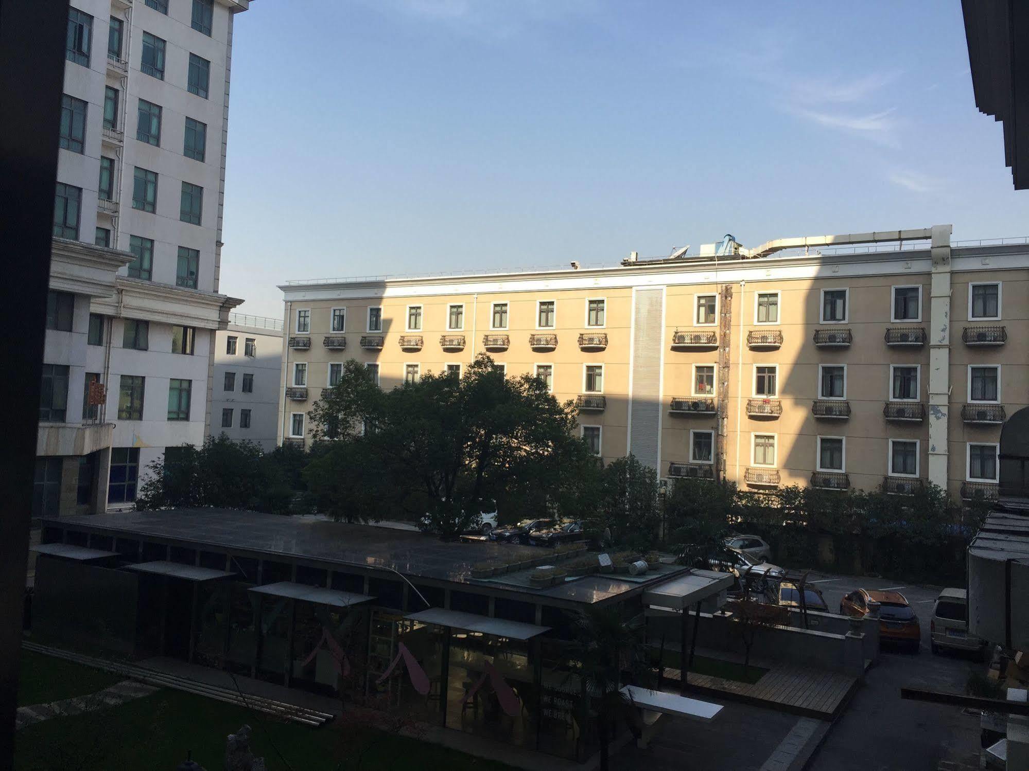 Radiance Hotel Shanghai Bagian luar foto