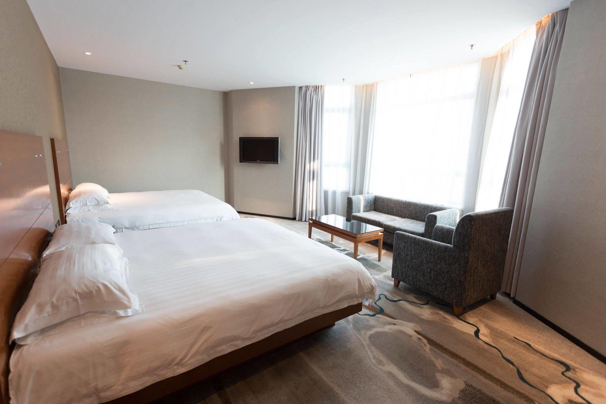 Radiance Hotel Shanghai Bagian luar foto