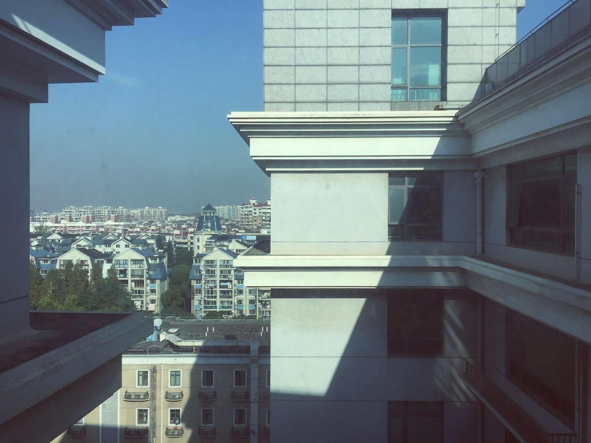 Radiance Hotel Shanghai Bagian luar foto