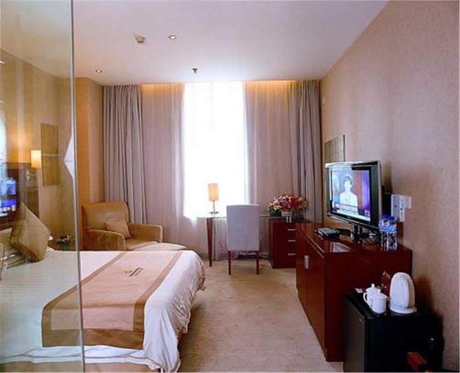 Radiance Hotel Shanghai Bagian luar foto